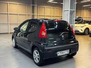 Хетчбэк Peugeot 107 2010 года, 547000 рублей, Красноярск