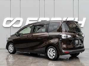Минивэн Toyota Sienta 2015 года, 1530000 рублей, Краснодар