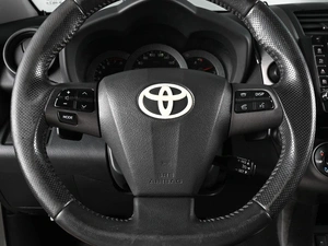 Внедорожник Toyota RAV4 2011 года, 1649000 рублей, Ростов-на-Дону