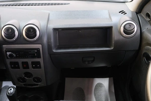 Седан Renault Logan 2007 года, 319000 рублей, Омск