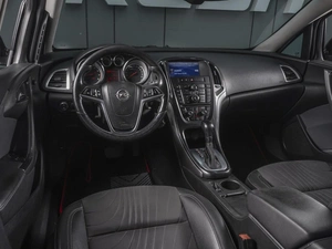 Седан Opel Astra 2013 года, 1064000 рублей, Ростов-на-Дону