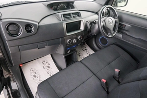Минивэн Toyota bB 2012 года, 849000 рублей, Красноярск
