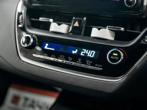Хетчбэк Toyota Corolla 2020 года, 1900000 рублей, Красноярск