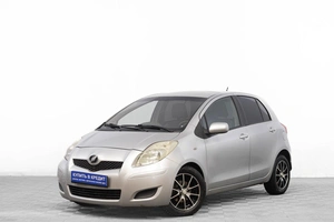 Хетчбэк Toyota Yaris 2009 года, 489000 рублей, Барнаул