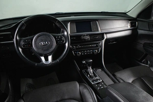 Седан Kia Optima 2018 года, 1899000 рублей, Сургут