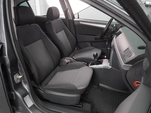 Седан Opel Astra 2011 года, 549000 рублей, Воронеж