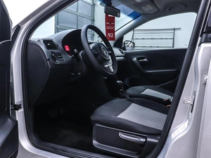 Седан Volkswagen Polo 2014 года, 880000 рублей, Красноярск