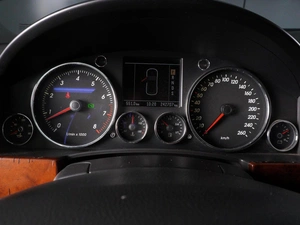 Внедорожник Volkswagen Touareg 2006 года, 1177000 рублей, Минеральные Воды