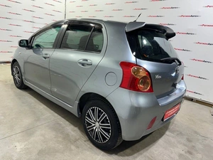 Хетчбэк Toyota Vitz 2006 года, 499000 рублей, Красноярск