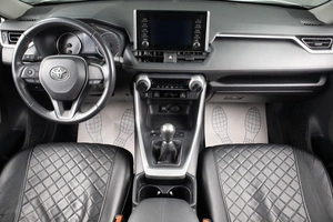 Внедорожник Toyota RAV4 2020 года, 2899000 рублей, Оренбург