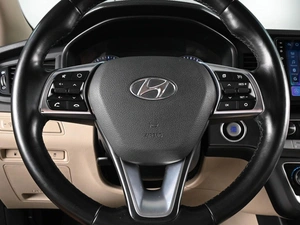 Седан Hyundai Sonata 2017 года, 1749000 рублей, Аксай