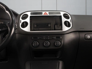 Внедорожник Volkswagen Tiguan 2009 года, 985000 рублей, Омск