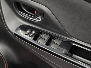 Хетчбэк Toyota Vitz 2019 года, 1149000 рублей, Красноярск