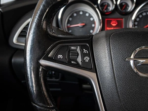 Хетчбэк Opel Astra 2012 года, 895000 рублей, Краснодар