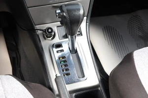 Хетчбэк Toyota Corolla 2006 года, 669000 рублей, Новосибирск