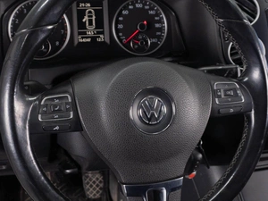 Внедорожник Volkswagen Tiguan 2012 года, 1169000 рублей, Тюмень