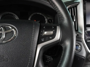 Внедорожник Toyota Land Cruiser 2019 года, 7899000 рублей, Воронеж