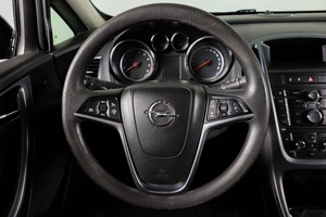 Хетчбэк Opel Astra GTC 2012 года, 799000 рублей, Пермь