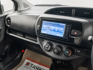 Хетчбэк Toyota Vitz 2018 года, 980000 рублей, Красноярск