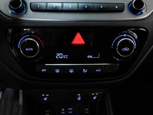 Седан Hyundai Solaris 2017 года, 1434000 рублей, Ставрополь