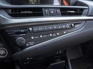 Седан Lexus ES 2018 года, 3650000 рублей, Краснодар