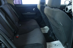 Хетчбэк Nissan Tiida 2010 года, 789000 рублей, Омск