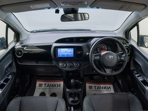 Хетчбэк Toyota Vitz 2019 года, 1030000 рублей, Красноярск