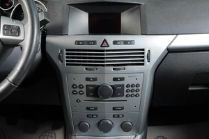 Седан Opel Astra 2012 года, 729000 рублей, Тюмень