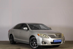Седан Toyota Camry 2011 года, 1319000 рублей, Тюмень