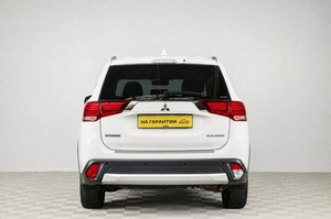Внедорожник Mitsubishi Outlander 2017 года, 2239000 рублей, Челябинск