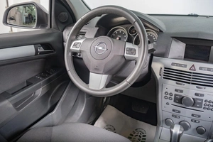 Универсал Opel Astra 2012 года, 749000 рублей, Томск