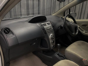 Хетчбэк Toyota Vitz 2007 года, 520000 рублей, Красноярск