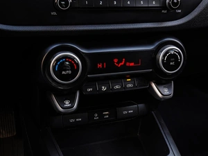 Хетчбэк Kia Rio X-Line 2019 года, 1739000 рублей, Краснодар