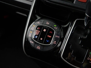 Минивэн Toyota Esquire 2018 года, 2457077 рублей, Москва