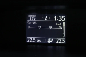 Минивэн Toyota Voxy 2015 года, 1883000 рублей, Солонцы