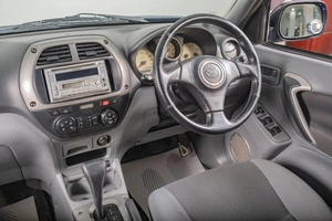 Внедорожник Toyota RAV4 2001 года, 649000 рублей, Томск