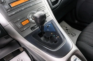 Хетчбэк Toyota Auris 2007 года, 729000 рублей, Красноярск