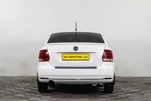 Седан Volkswagen Polo 2015 года, 919000 рублей, Сургут