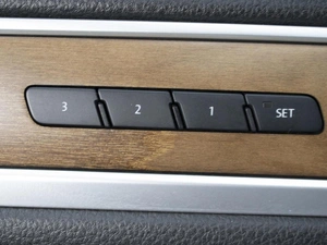 Внедорожник Volkswagen Touareg 2014 года, 2390000 рублей, Омск