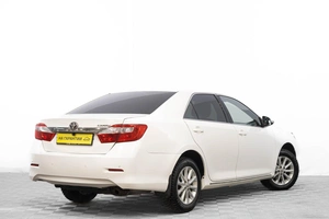 Седан Toyota Camry 2013 года, 1699000 рублей, Барнаул
