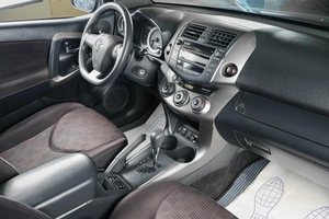 Внедорожник Toyota RAV4 2010 года, 1159000 рублей, Тюмень