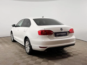 Седан Volkswagen Jetta 2013 года, 943100 рублей, Казань