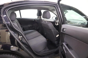 Седан Opel Astra 2010 года, 740000 рублей, Брянск