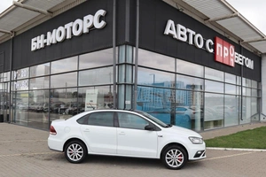 Седан Volkswagen Polo 2016 года, 1300000 рублей, Мирное