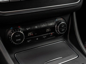 Внедорожник Mercedes-benz GLA-класс 2018 года, 2750000 рублей, Краснодар