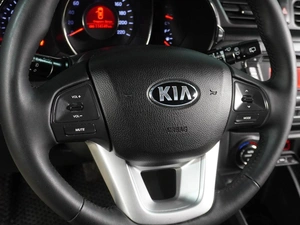 Хетчбэк Kia Rio 2013 года, 899000 рублей, Воронеж