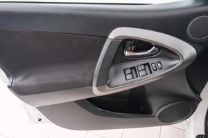 Внедорожник Toyota RAV4 2011 года, 1449000 рублей, Красноярск