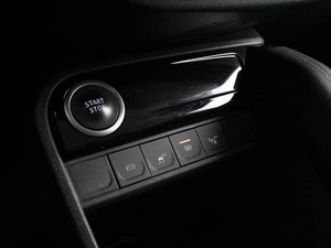 Внедорожник Renault Kaptur 2020 года, 1370000 рублей, Омск