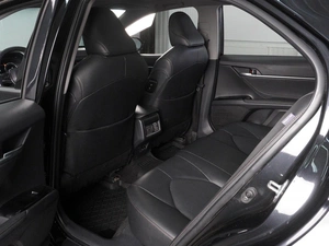 Седан Toyota Camry 2023 года, 3499000 рублей, Красный Пахарь