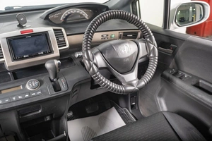Минивэн Honda Freed 2012 года, 1199000 рублей, Томск